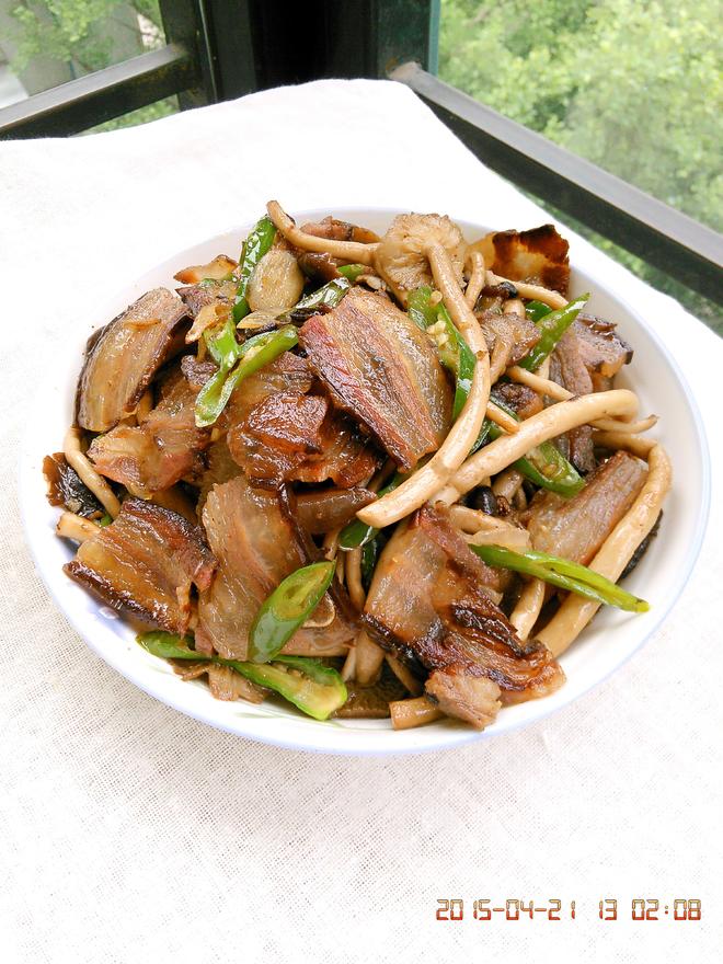 茶树菇炒腊肉的做法