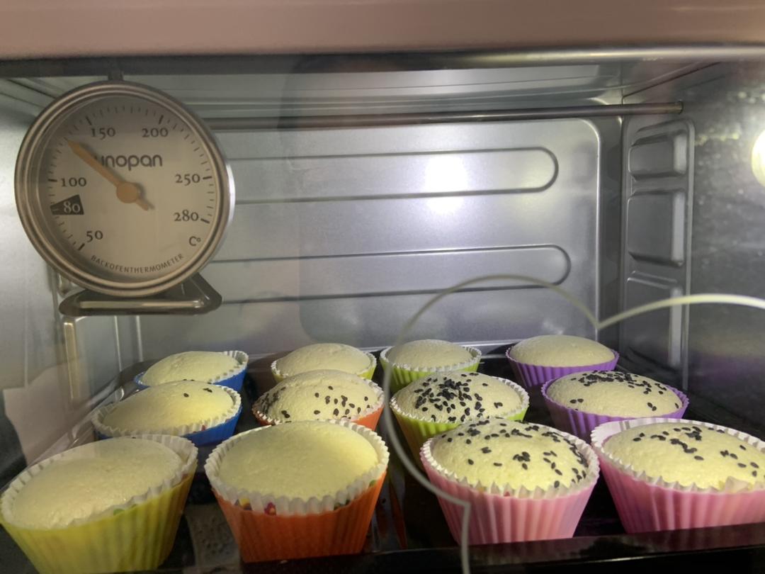 戚风蛋糕                                        the first time