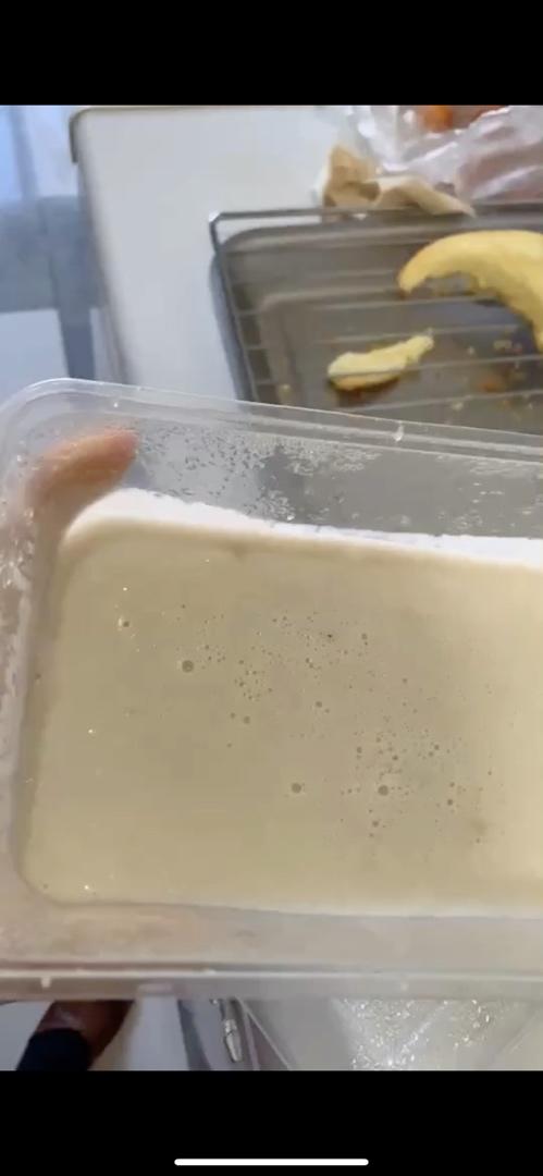 熬制肉皮冻---为小笼包做准备