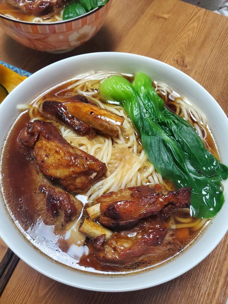 快手排骨面