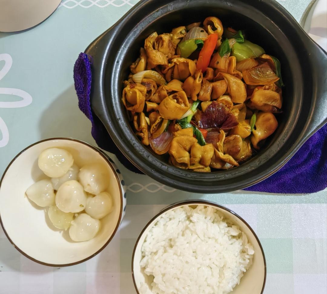 啫啫肥肠煲