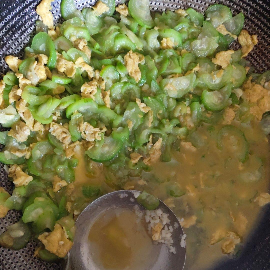 鲜香美味！好吃到舔盘的丝瓜炒鸡蛋