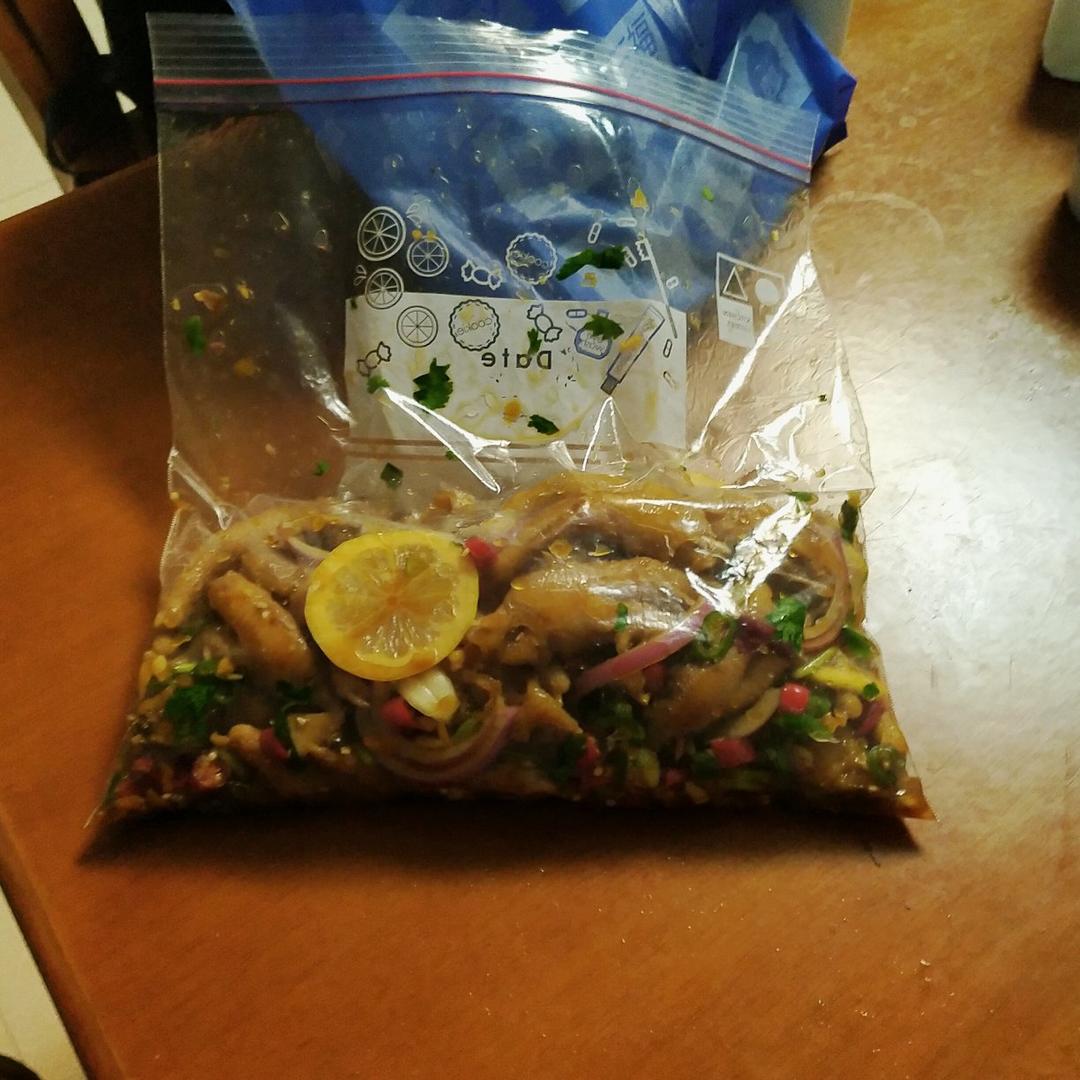 【柠檬酸辣鸡爪】自制超级无敌美味的网红鸡爪