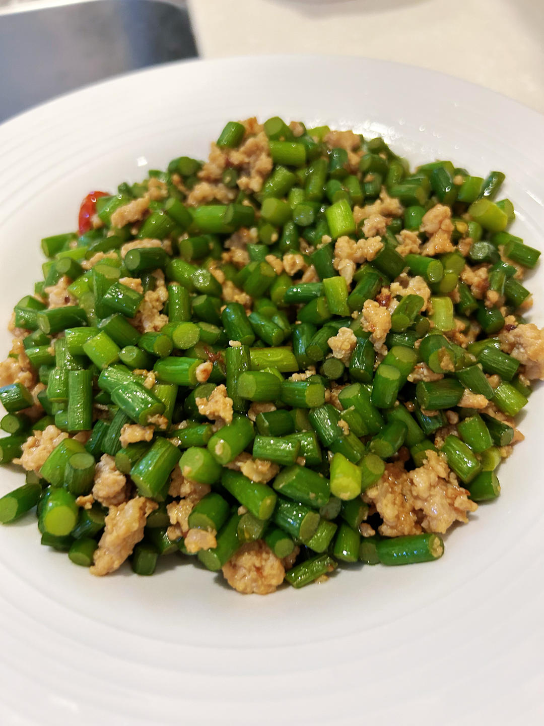 蒜苗炒肉丁