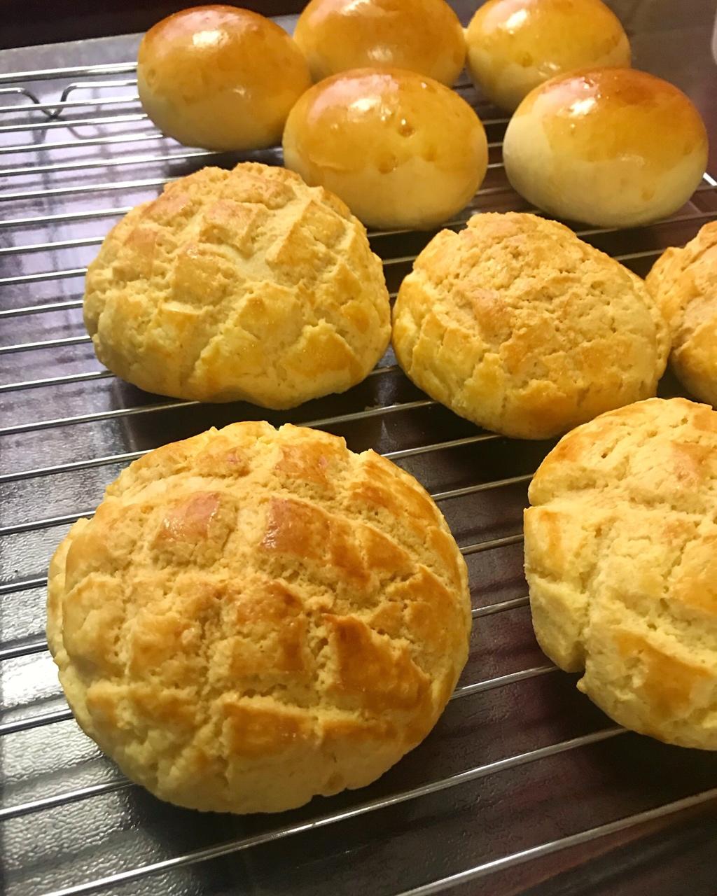 好吃到炸裂的港式菠萝包（附带制作酥皮的小视频）