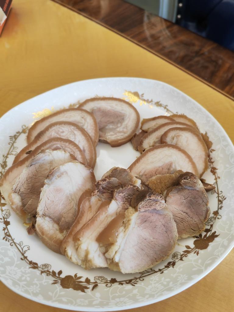 秘制酱肘子