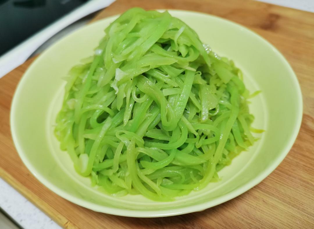 清炒莴笋丝