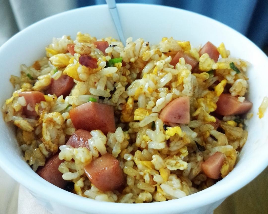 五分钟老干妈火腿蛋炒饭的做法