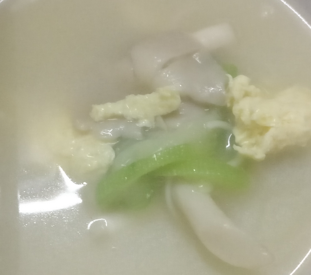 夏季清汤面～丝瓜平菇鸡蛋面的做法