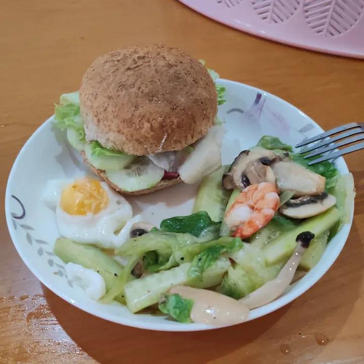 欧陆早餐+苹果+浓缩咖啡+牛奶