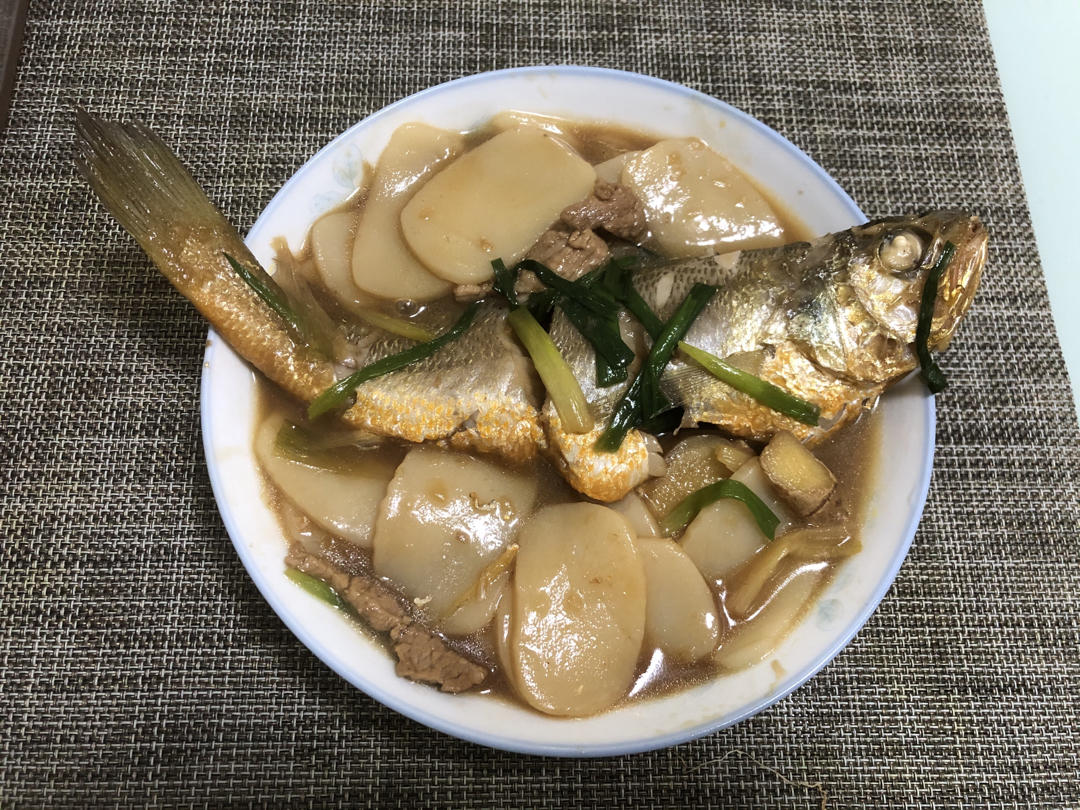 黄鱼烧年糕