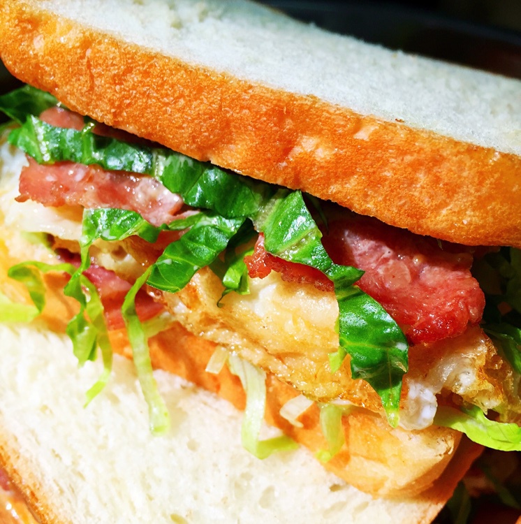 培根鸡蛋三明治