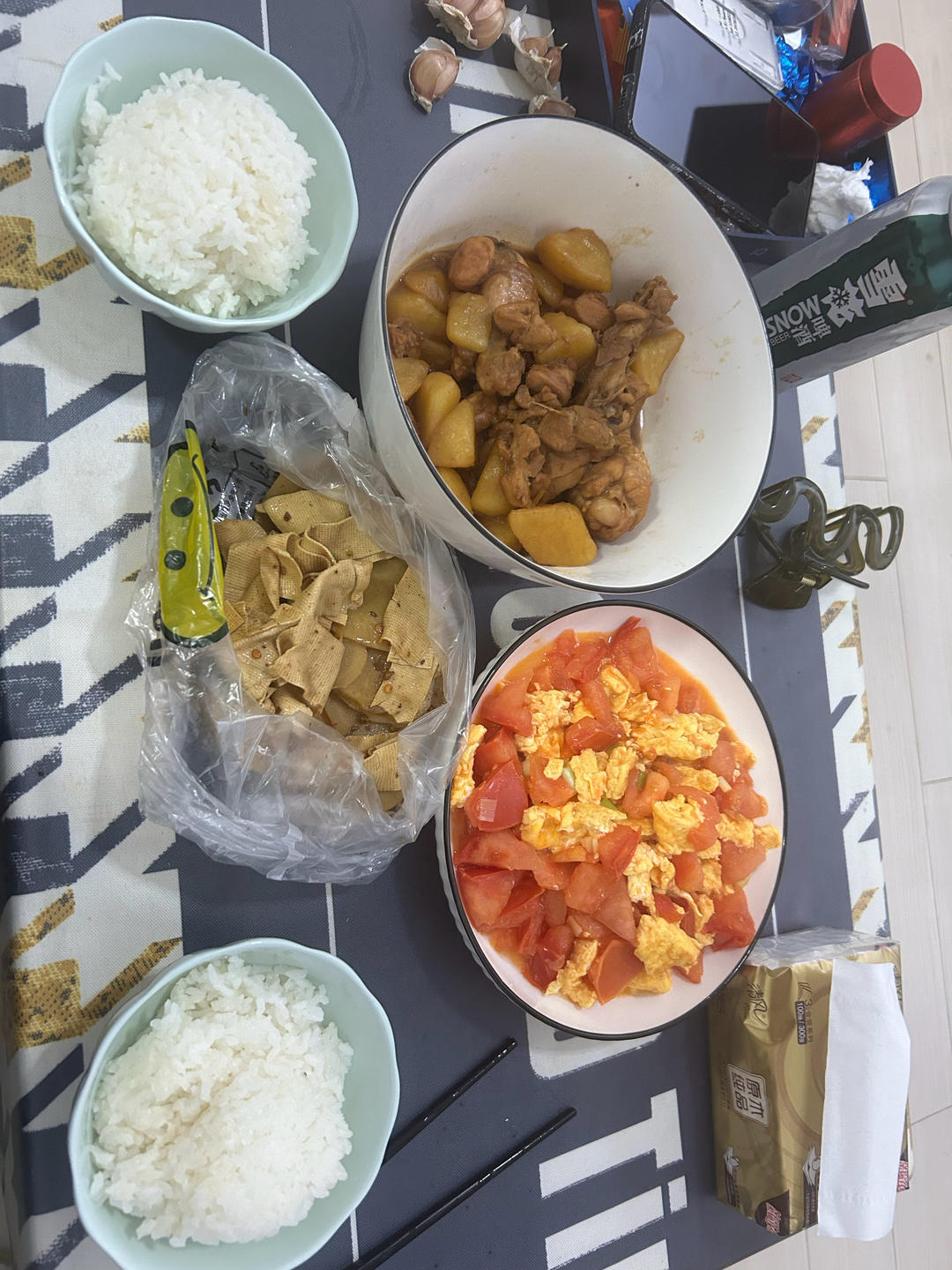 鸡腿炖土豆 上桌秒空盘 汤都喝干了！