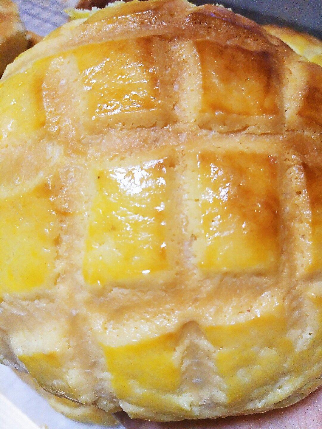 好吃到炸裂的港式菠萝包（附带制作酥皮的小视频）