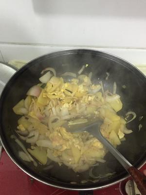 洋葱土豆炒鸡蛋的做法 步骤6