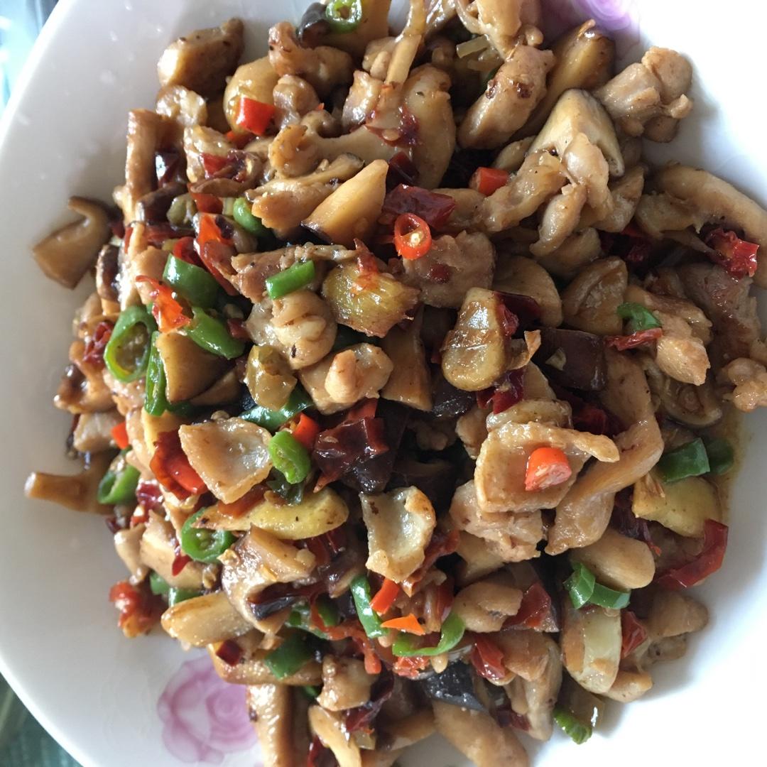 泡椒香菇滑鸡丁的做法