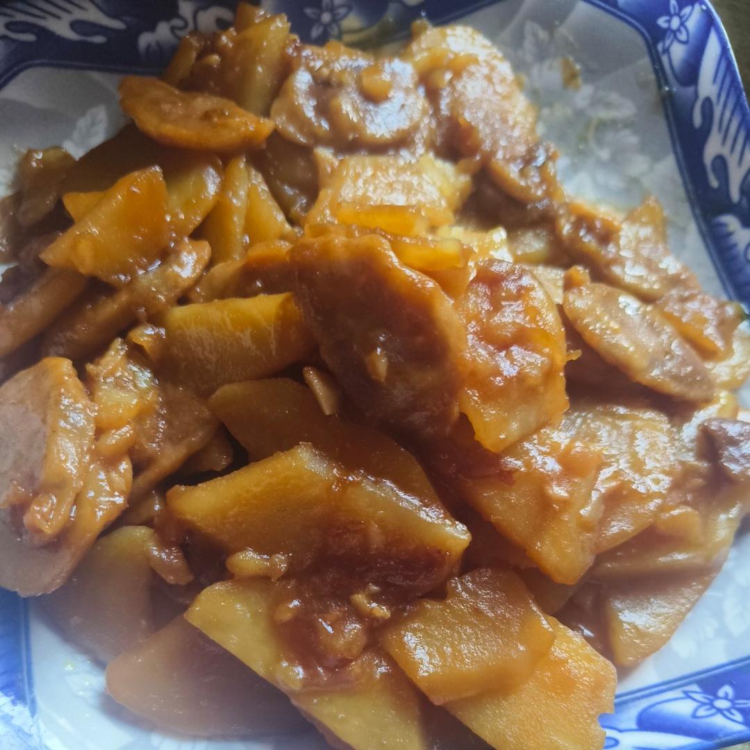 土豆焖腊肠