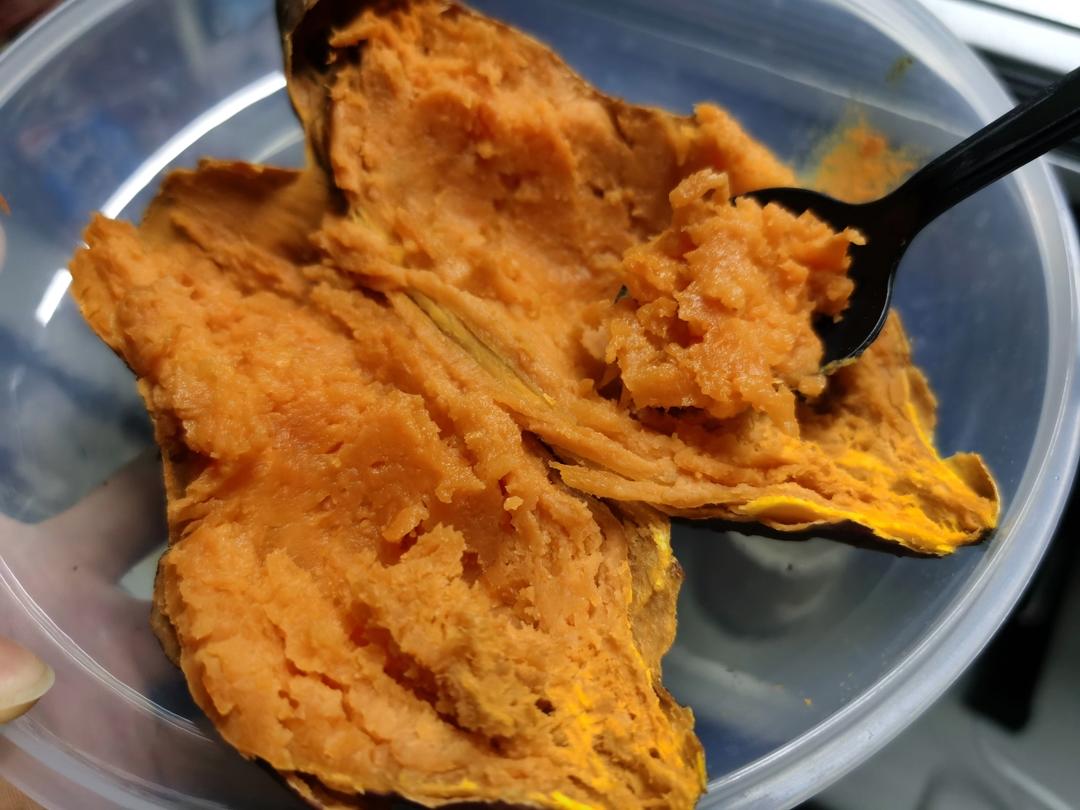 快手微波炉烤红薯