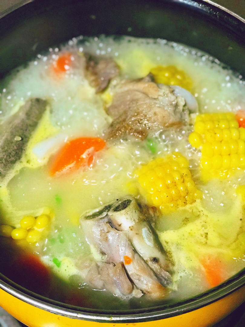 v_ldob做的好喝到哭的玉米排骨汤