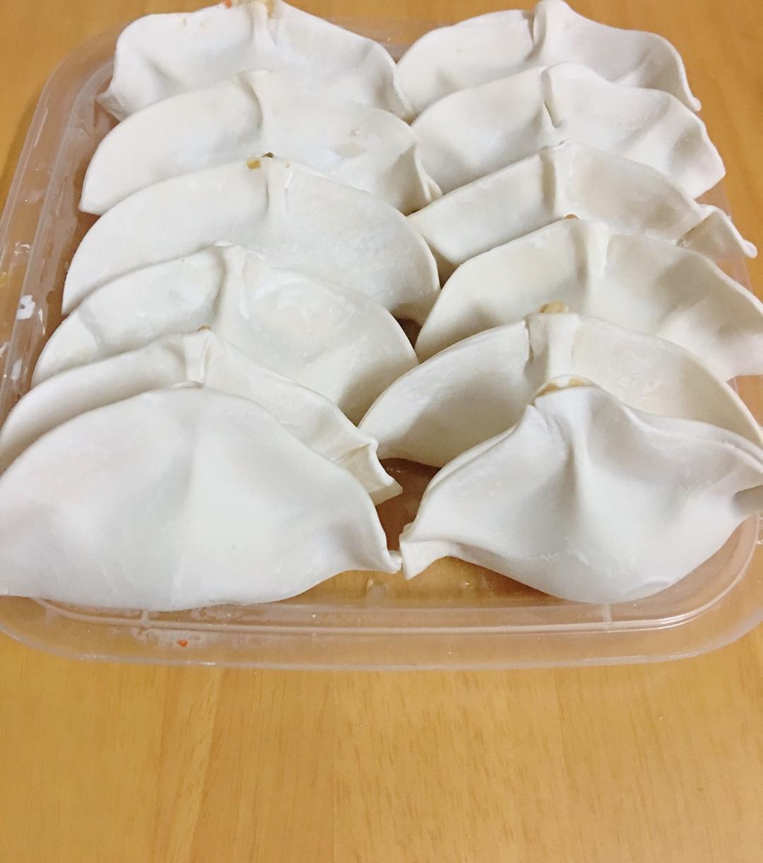 酸汤水饺