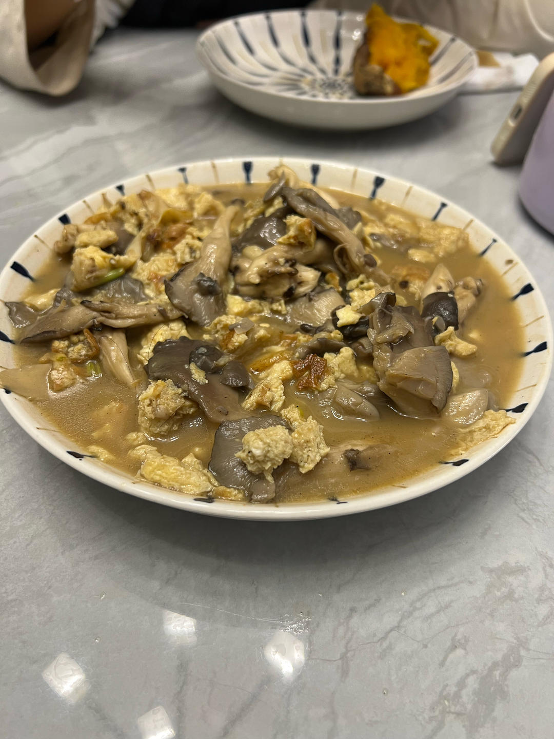 蘑菇炒鸡蛋	平菇这样炒，鲜美无比巨好吃
