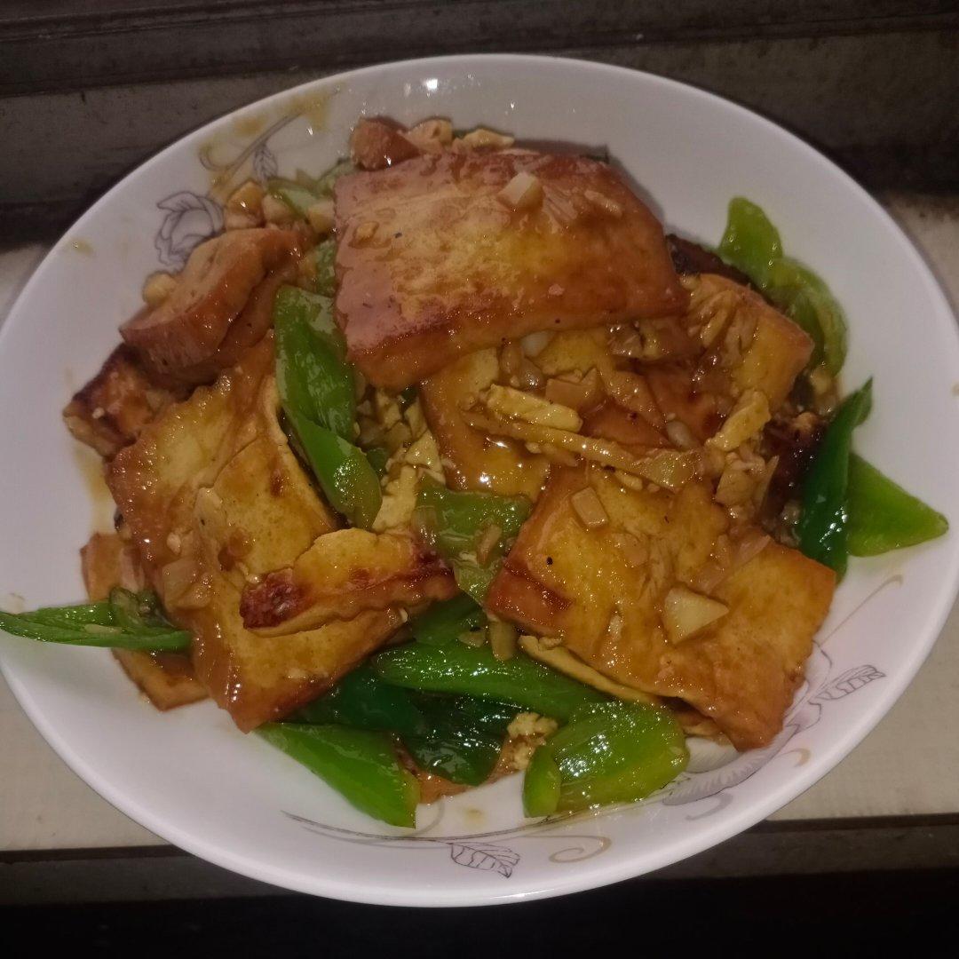 青椒炒豆腐