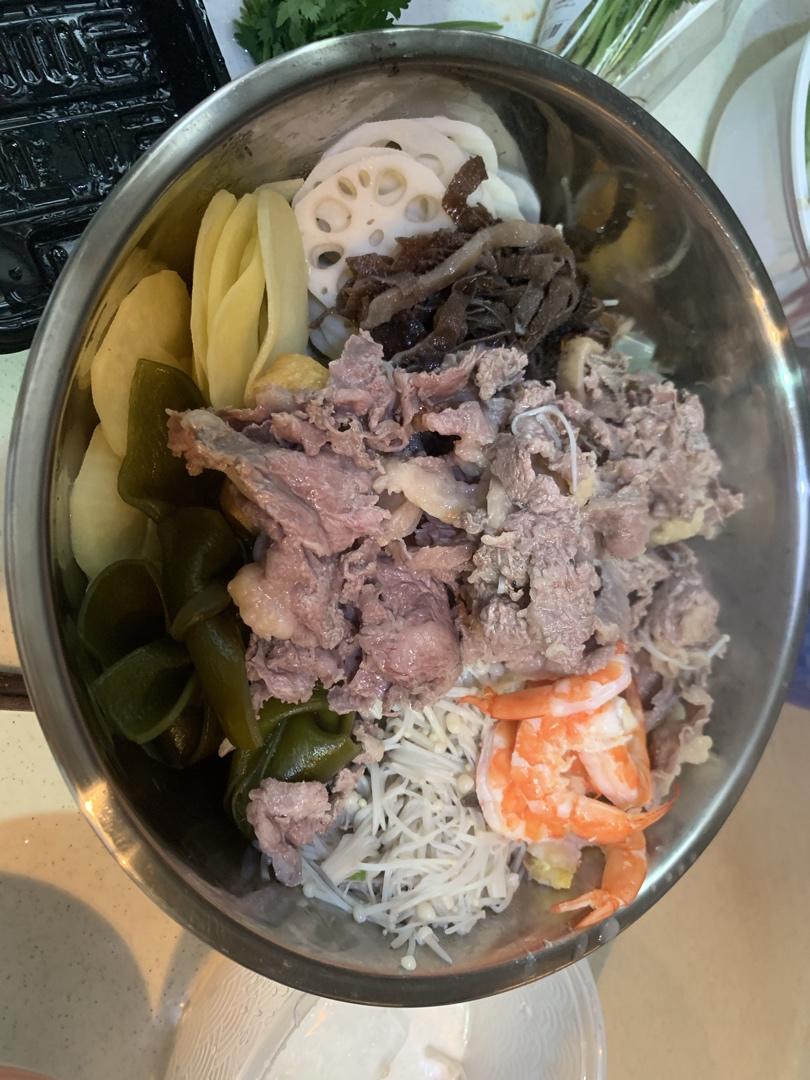 比麻辣烫好吃百倍的麻辣拌，浓郁鲜香麻辣又上瘾