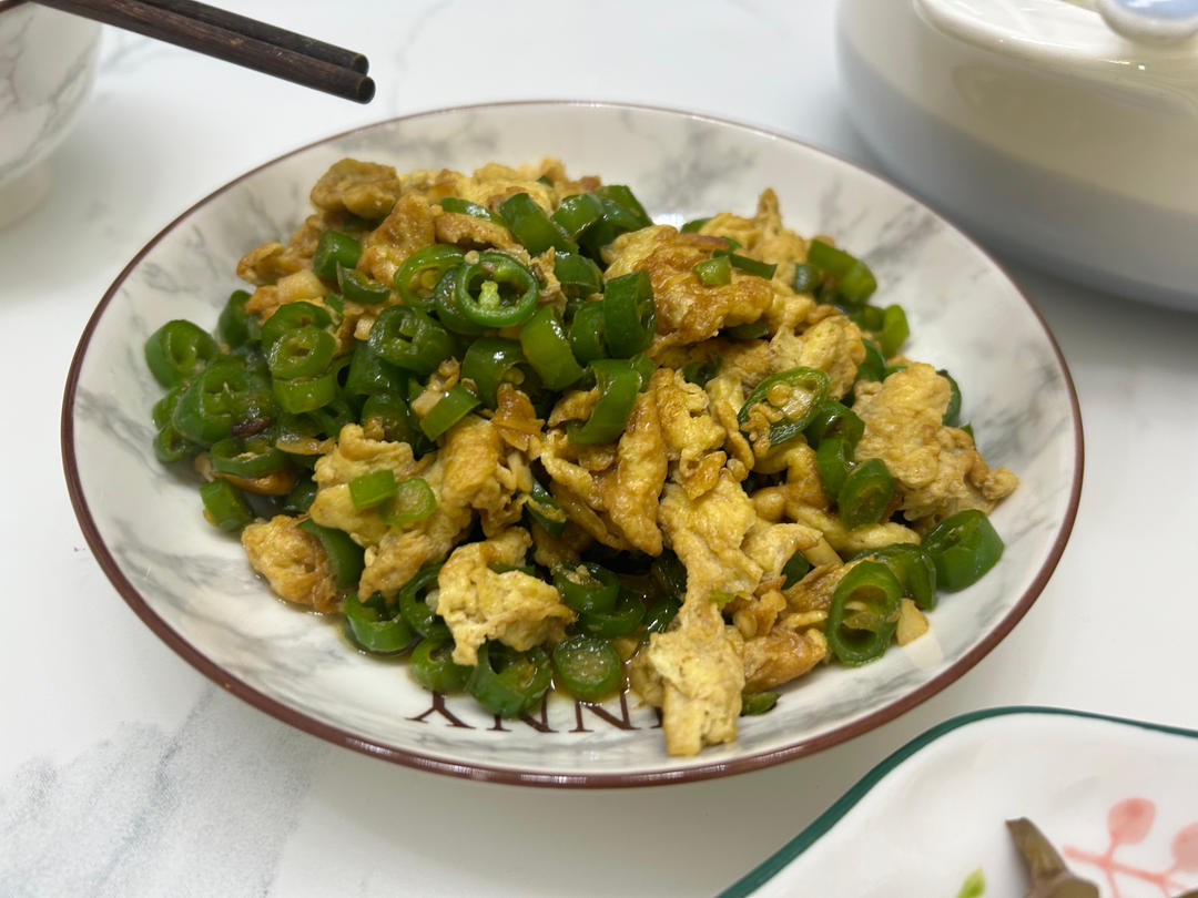 不一样的辣椒炒鸡蛋～下饭神器!