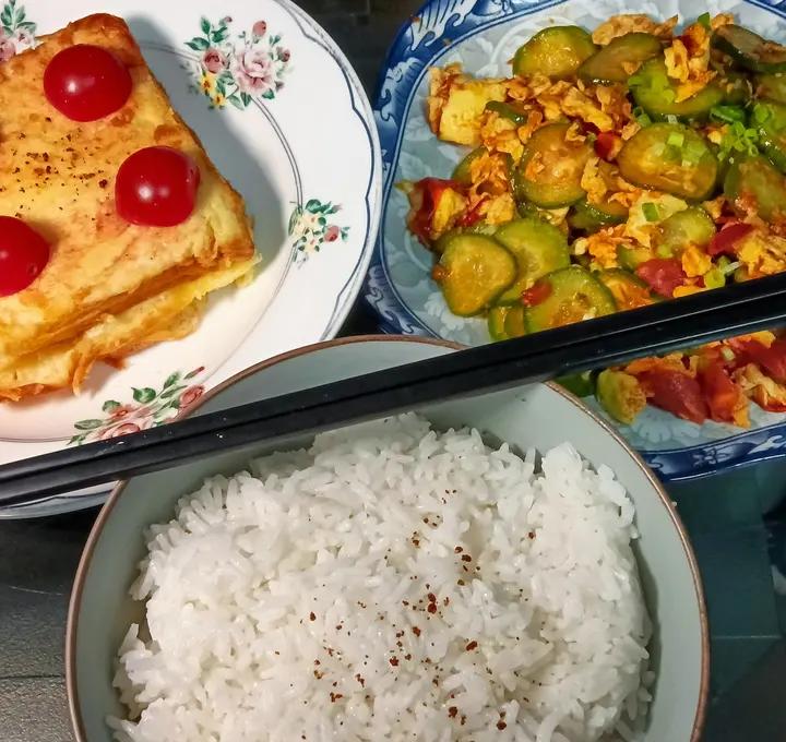 西红柿黄瓜炒鸡蛋
