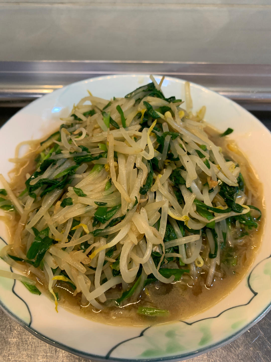 绿豆芽炒韭菜