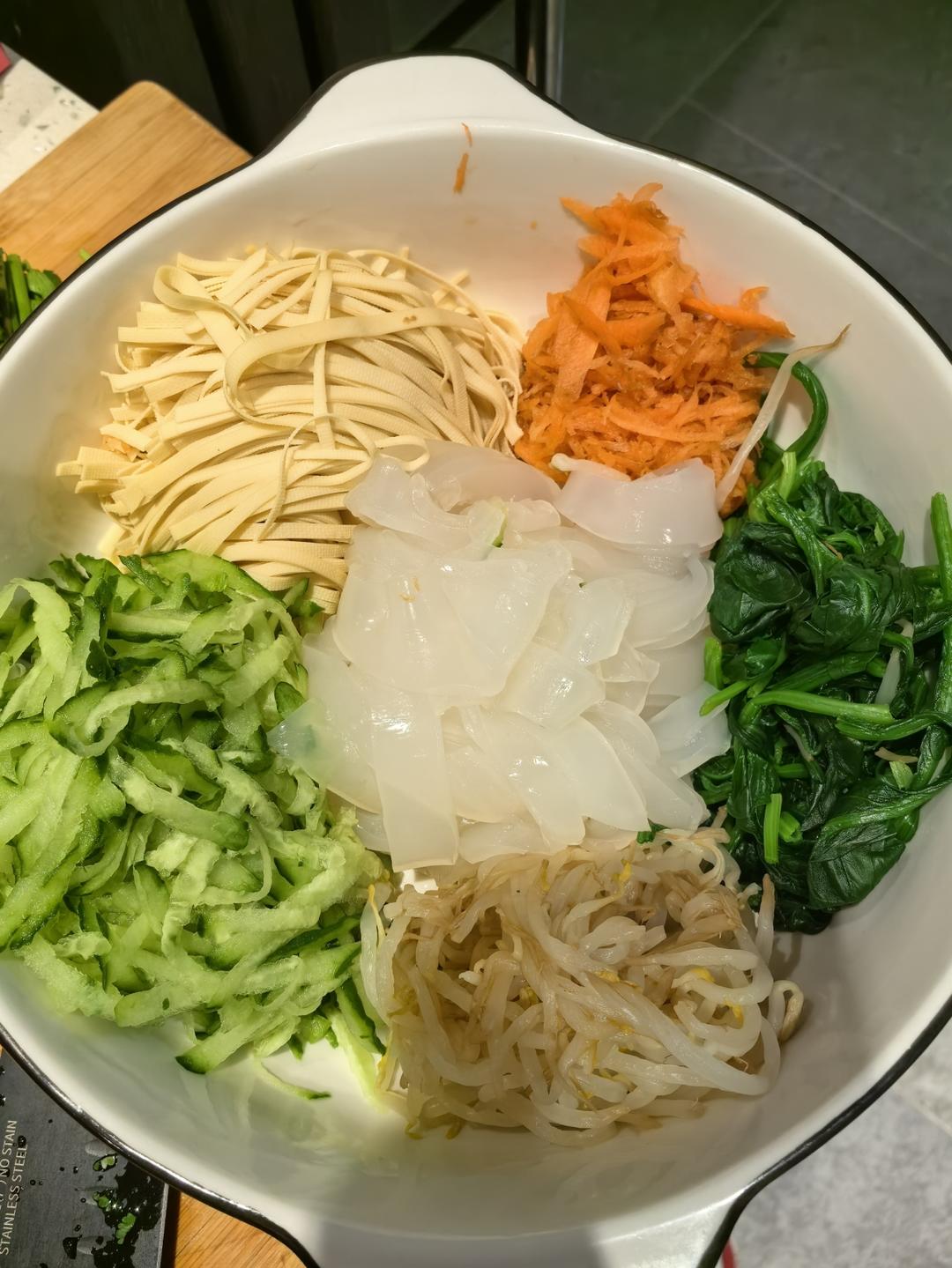 大拌菜（五彩大拉皮）