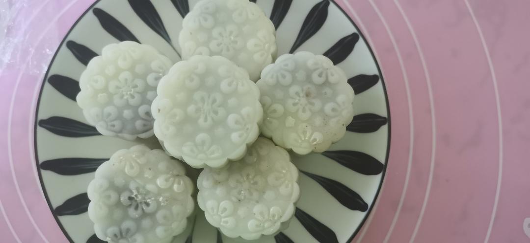 隔天依旧好吃的奶黄冰皮月饼（附奶黄馅做法）