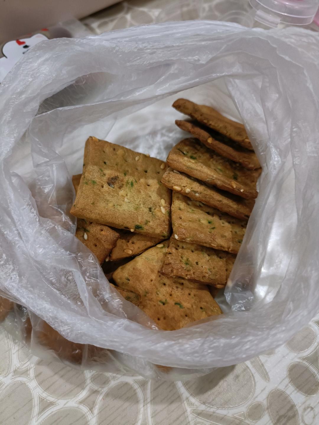 香葱苏打饼干   葱香味浓   酥松无比   无糖低油   养胃减肥  附细节视频