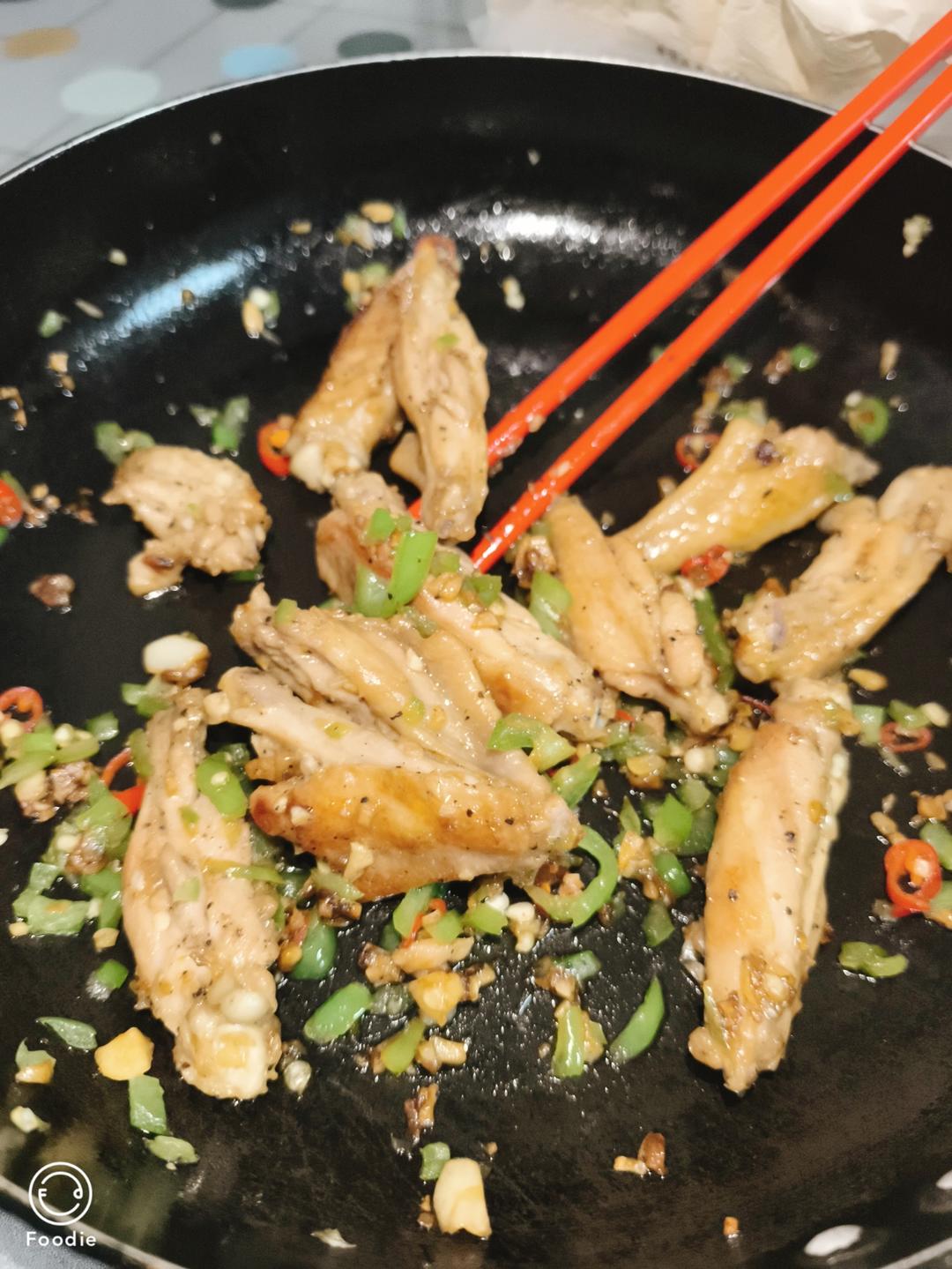 蒜香鸡翅，这才是鸡翅最好吃的做法