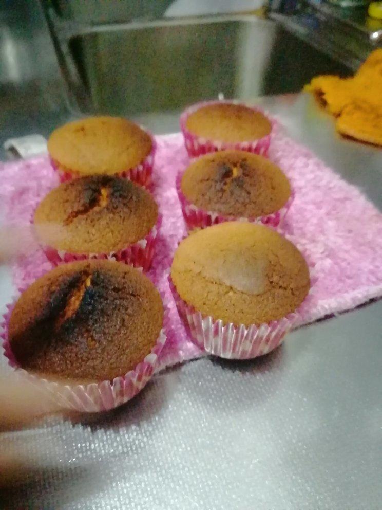 全蛋海绵纸杯蛋糕