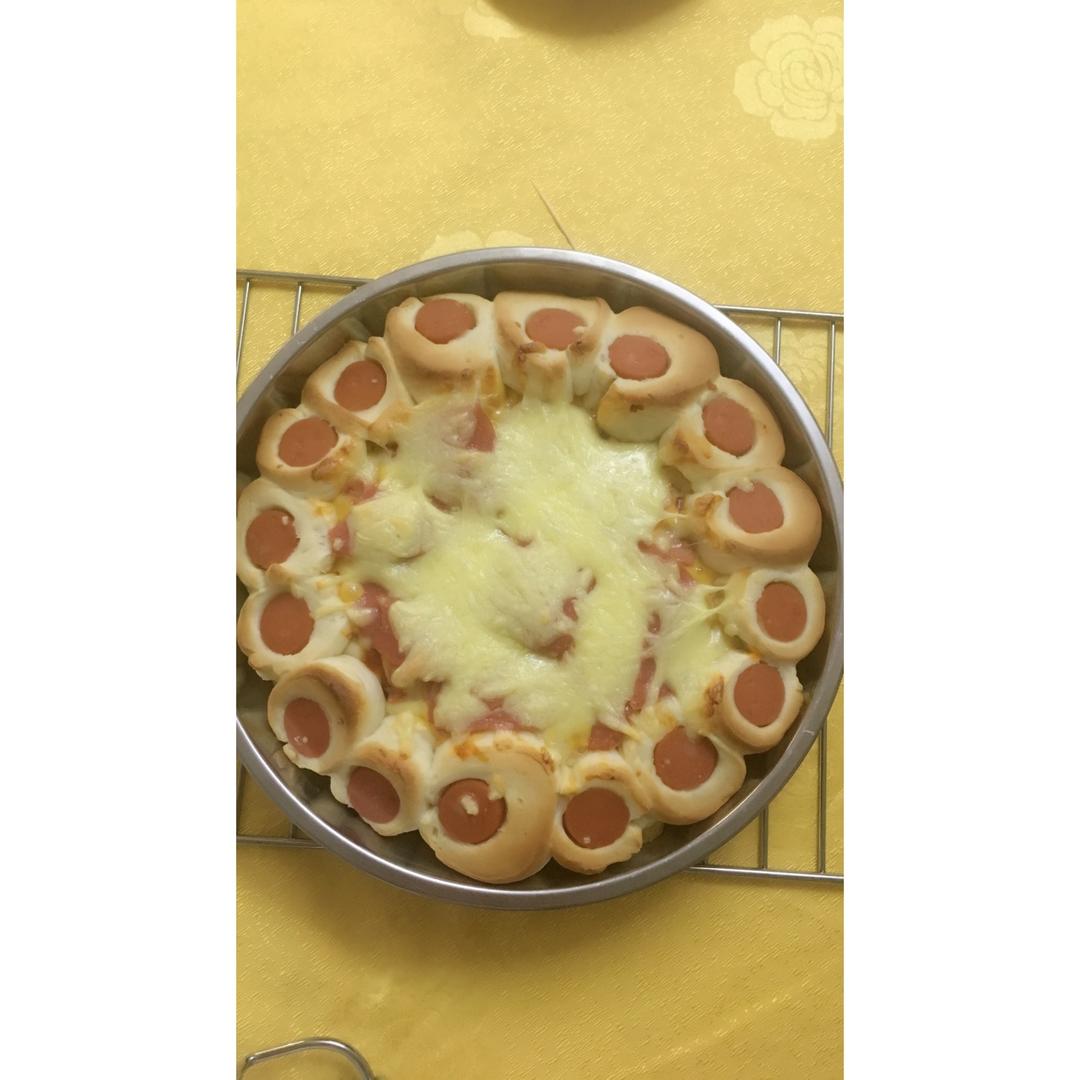 萨米肠蘑菇花边披萨