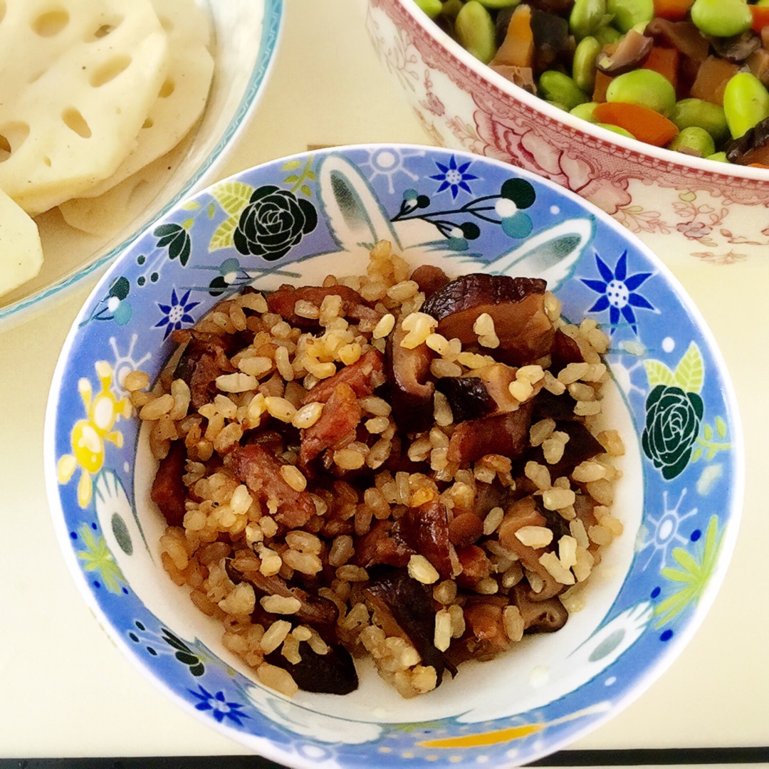 电饭锅香菇香肠饭(●´∀｀●)
