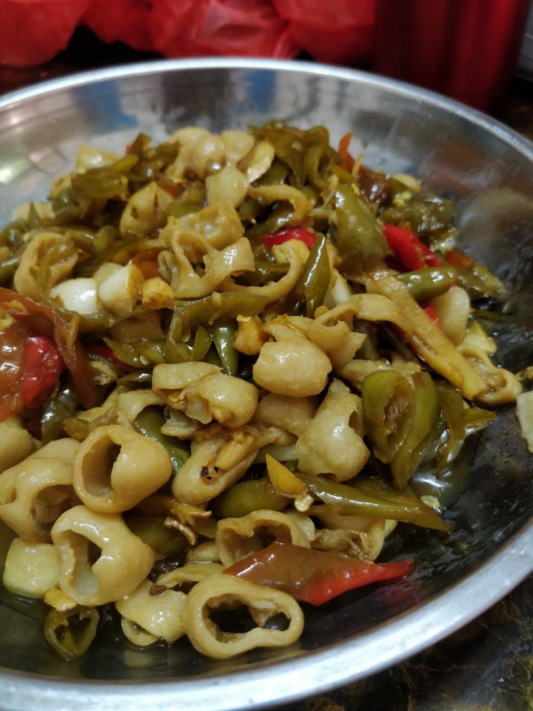 超级好吃的酸辣肥肠