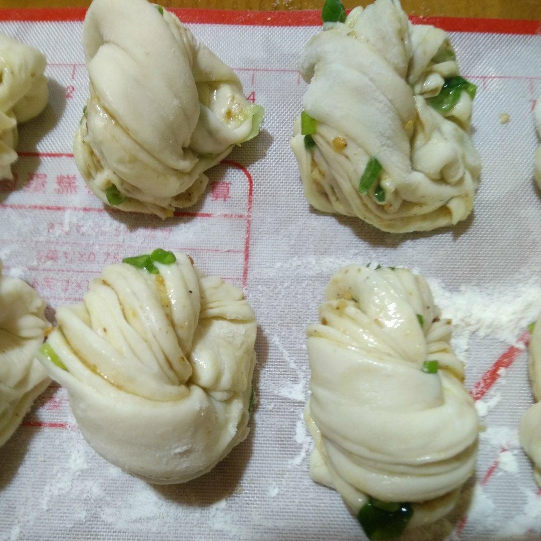 家常椒盐花卷(小视频)