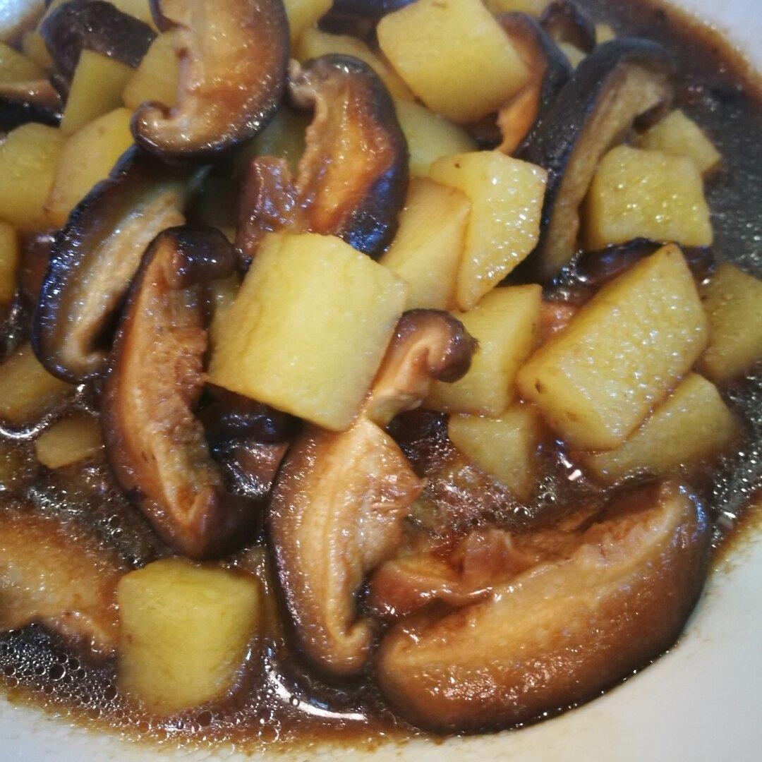 睡不醒的宋小宋做的香菇土豆