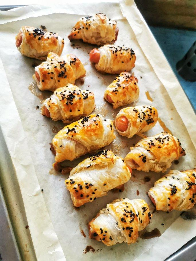 香肠酥皮卷：手抓饼皮还能这样吃，不用和面快速搞定早餐