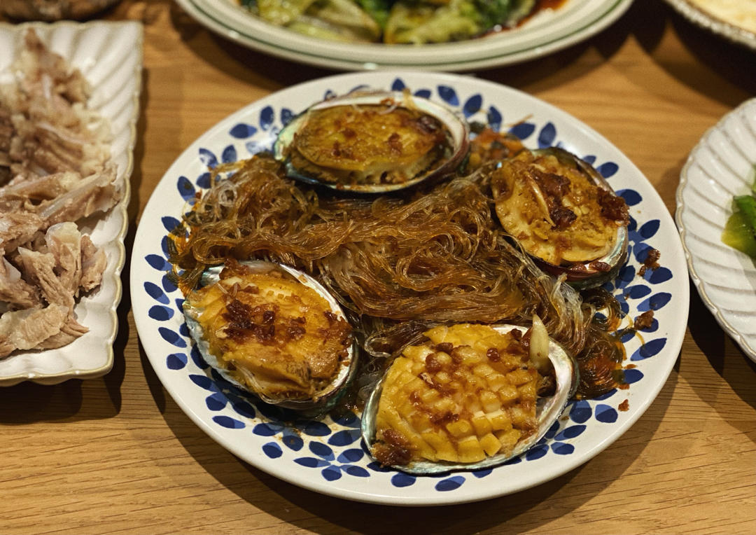 蒜蓉粉丝蒸鲍鱼