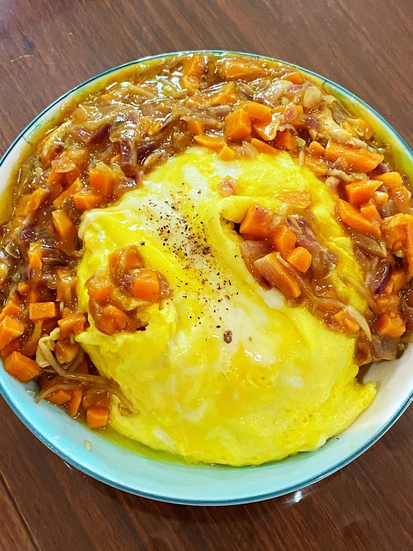 裙子咖喱蛋包饭