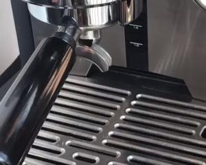 【冠军的咖啡配方】之超简单的“Dirty coffee脏脏咖啡”的做法 步骤4