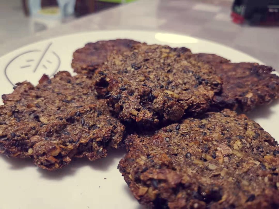 素食:有机燕麦芝麻大饼干