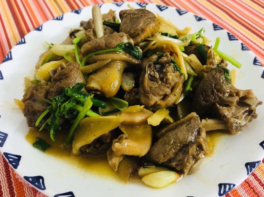 子姜焖鸭煲