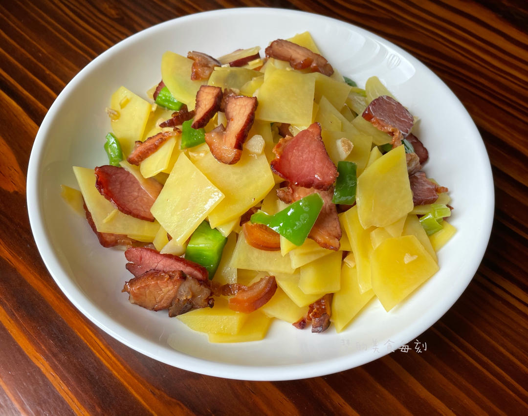 慧的美食每刻做的下饭菜土豆炒腊肉