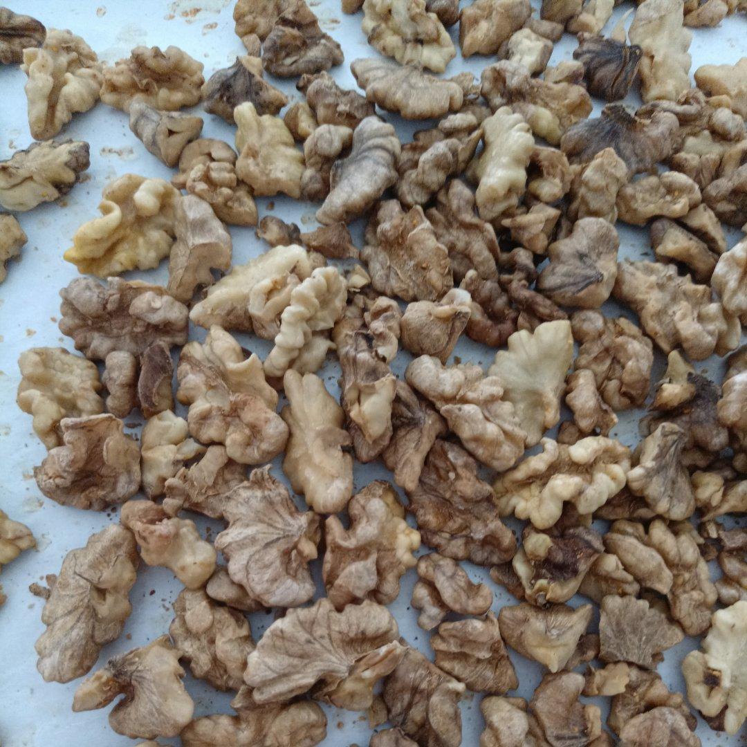 椒盐核桃（核桃最好吃的制作方法，没有之一）