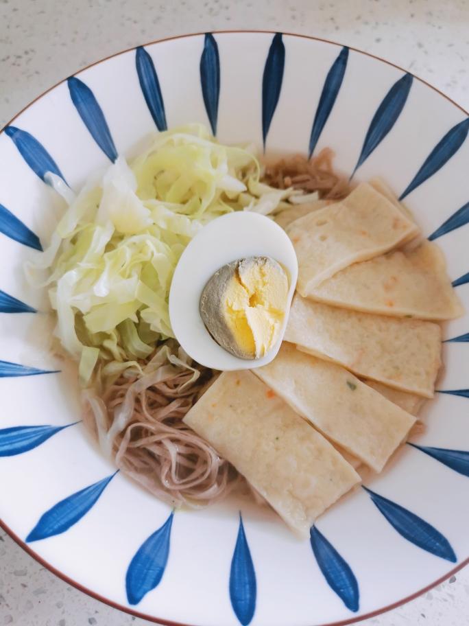 【低卡一人食】鱼饼荞麦面🍜｜清淡鲜美的做法