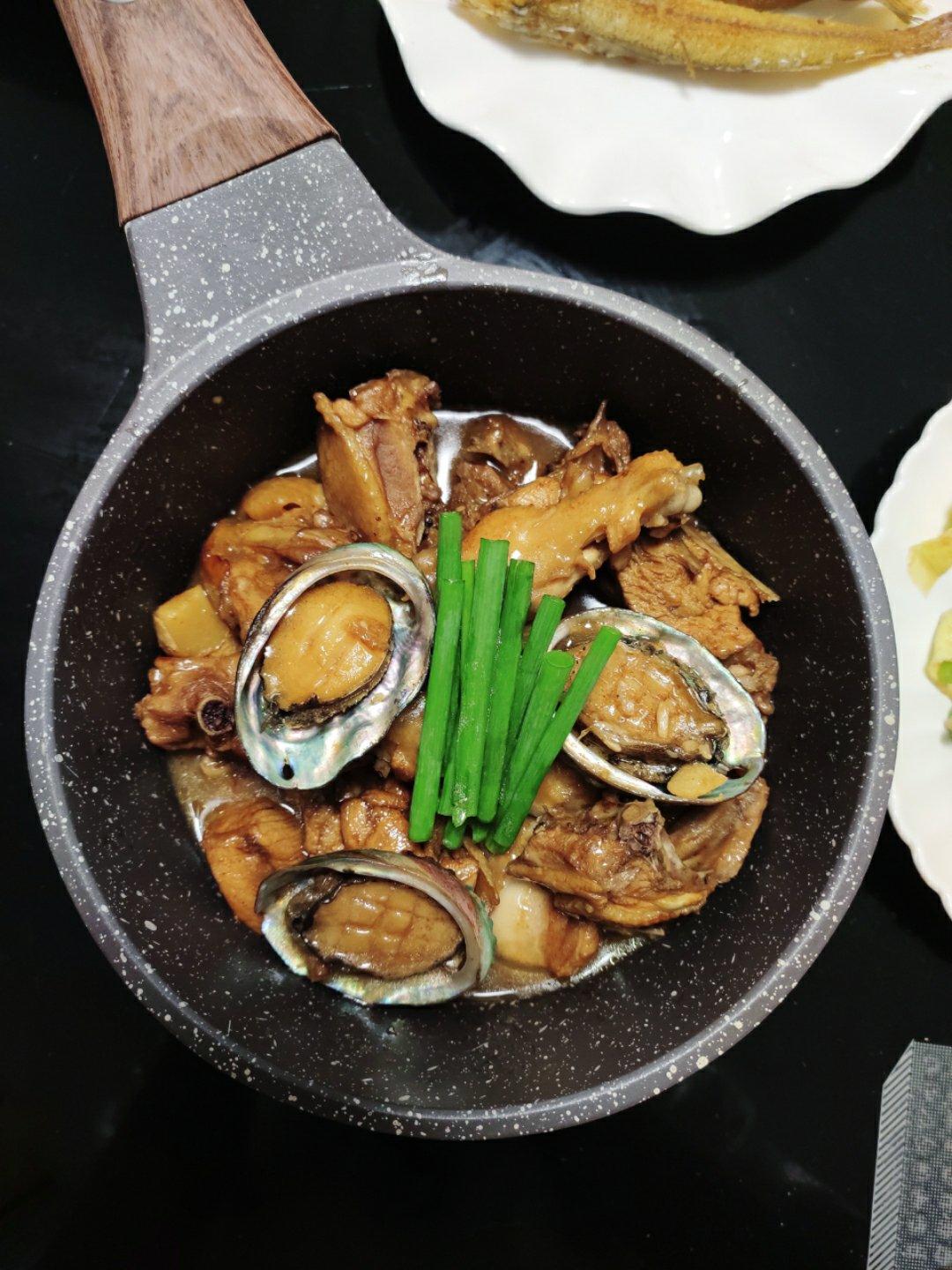 鲜鲍鱼鸡煲